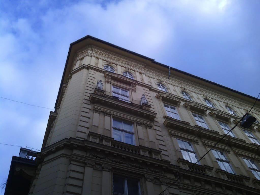 بودابست Old Monarchia Hotel المظهر الخارجي الصورة